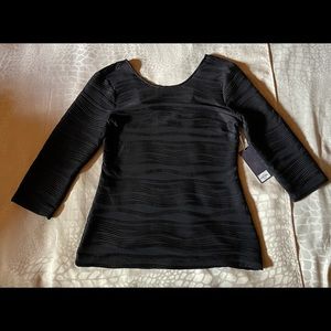 Women’s top size medium
